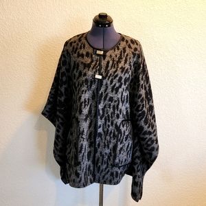 Like New Women's Poncho Size Small